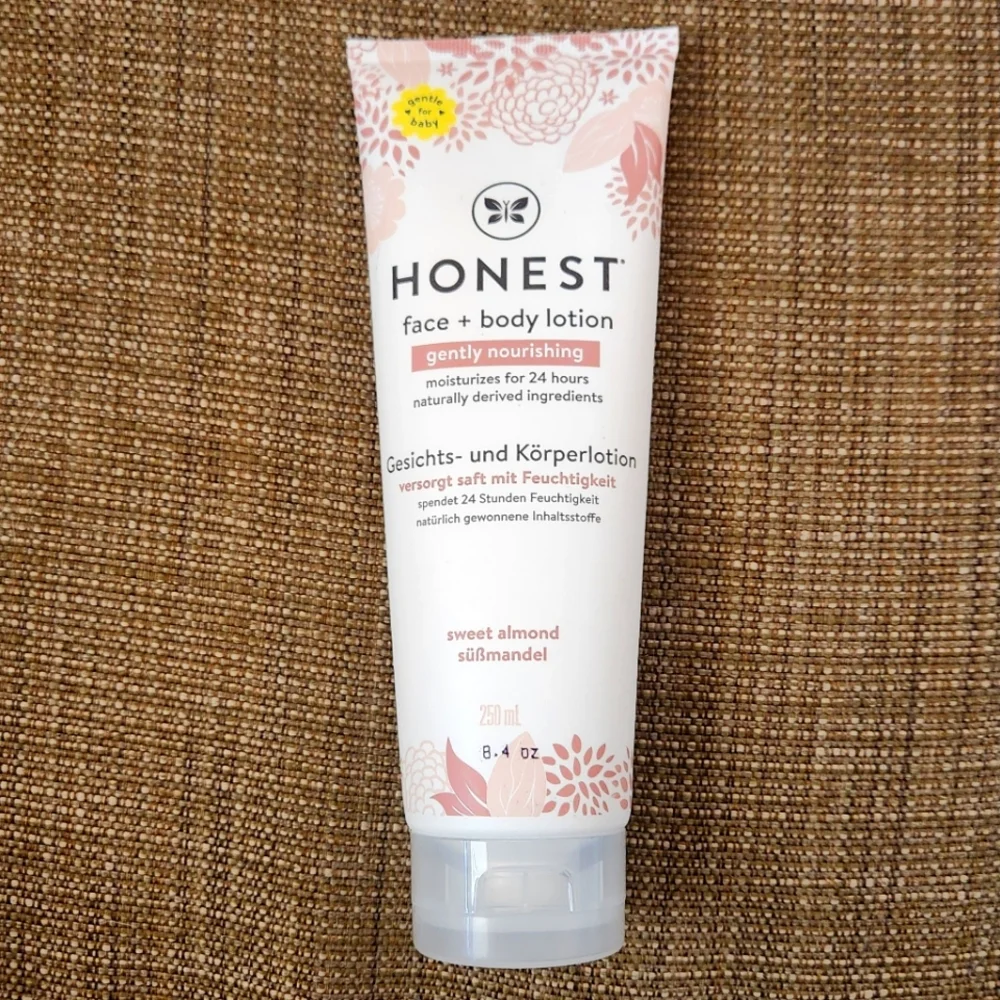 NEW The Honest Company Nourish Face & Body Lotion Sweet Almond